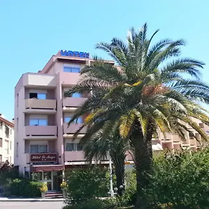 Hotel Maya **